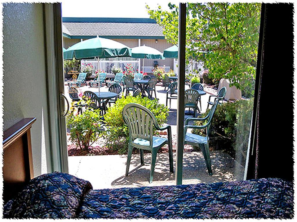 Windmill Inn Of Roseburg Chambre photo