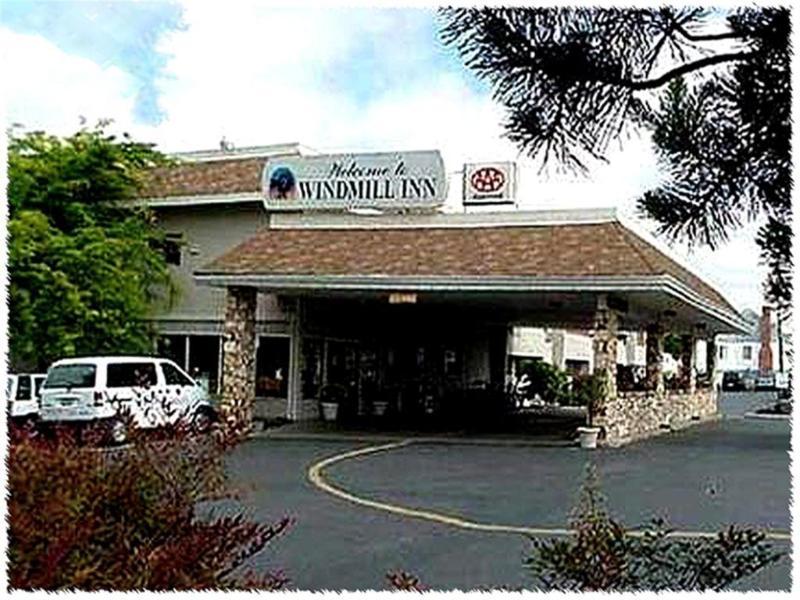 Windmill Inn Of Roseburg Extérieur photo